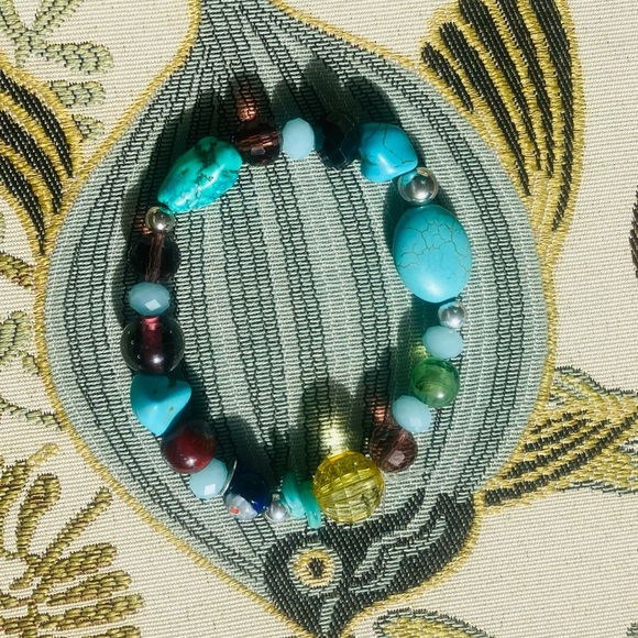 Beaded stretch bracket 7” with genuine turquoise and multicolored beads - Picture 2 of 12